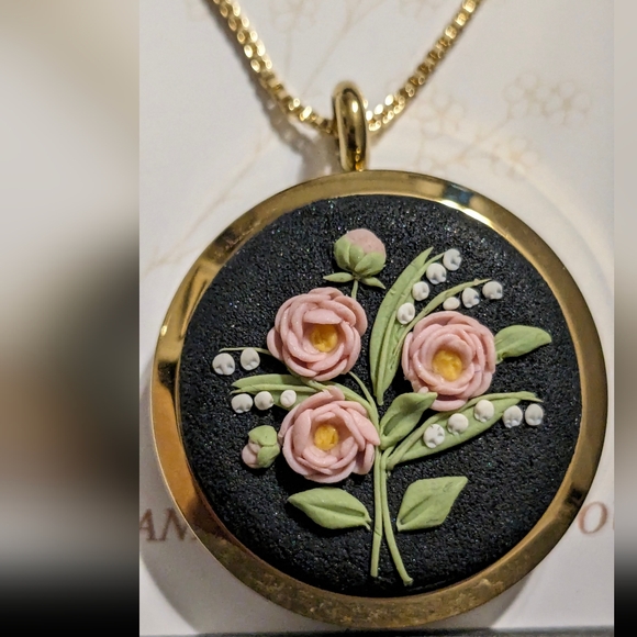 Lilly of the Valley Clay Modeled Necklace locket with inscription NWOT - Picture 3 of 7